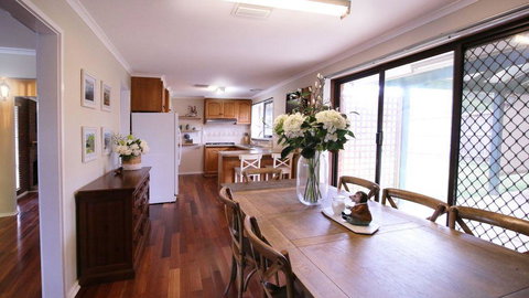 Spacious And Cozy Home Next To Glen Waverley - Sydney Resort 1