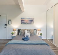 Spacious Studio 2mins to StationShopping Sleeps4 B - Accommodation Sydney