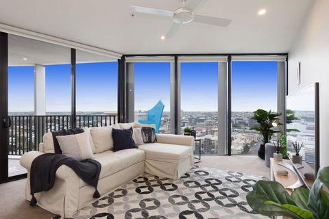 SPIRE - Fast Internet Monthly Stays W Carpark - Sydney 4u 0