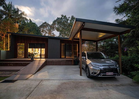 Springbrook25 Upper Apartment - Sydney 4u 1