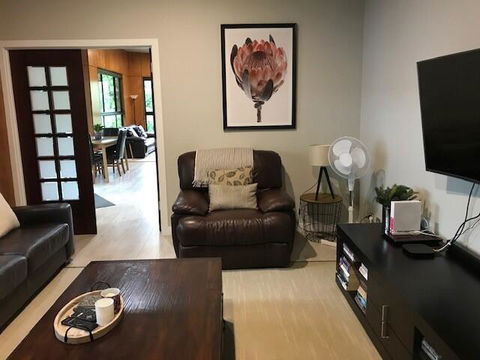 Springbrook25 Whole House - Sydney 4u 2
