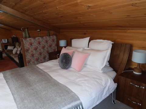 Springmead Rustic Cabin - Accommodation Sydney 0
