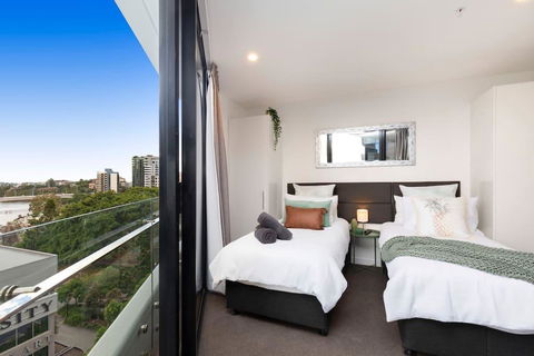 STH - River Views, Fast Internet, Long Stays - Accommodation Sydney 2