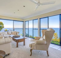STUNNING CLIFF TOP HOME // POOL  GAMES - Sydney 4u