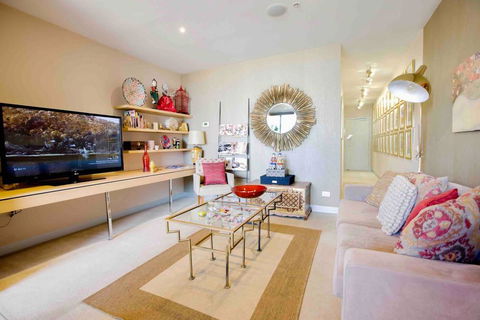 Stylish 1 Bedroom Apartment Amazing City Views - Accommodation Sydney 2