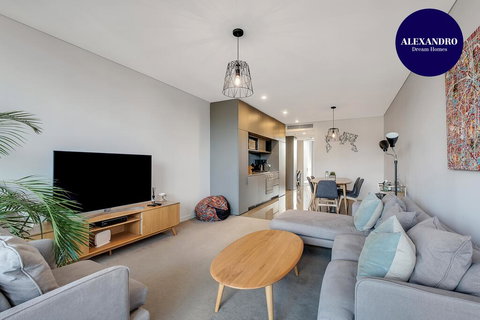 STYLISH CAMPERDOWN APARTMENT And PARKING INC - Accommodation Sydney 0