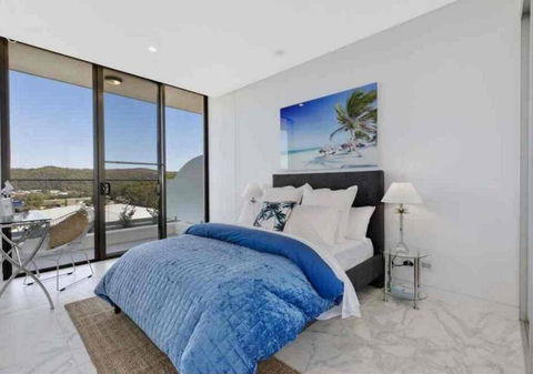 Stylish Penthouse With Views & Jacuzzi - Sydney 4u 2