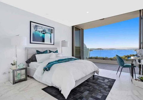 Stylish Penthouse With Views & Jacuzzi - Sydney 4u 3