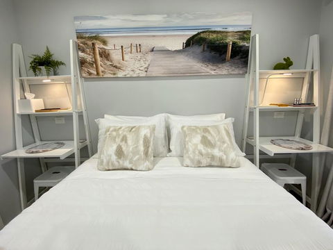 STYLISH UNIT - CLOSE TO DREAMWORLD - Sydney 4u 2