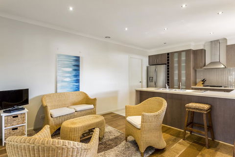Summer Breeze - Sydney 4u 1