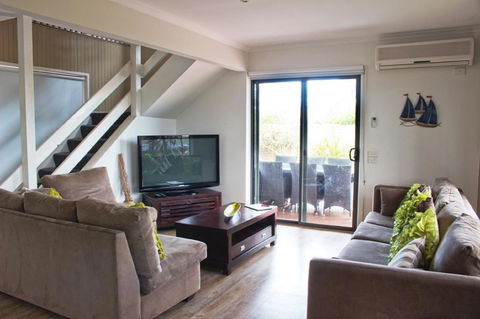 Sunderland Retreat Phillip Island - Sydney 4u 2