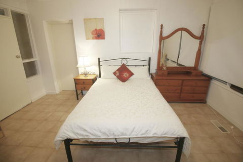 Sunny House - Melbourne Airport Home - Sydney 4u 3