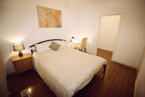 Sunny House - Melbourne Airport Home - Sydney 4u 0