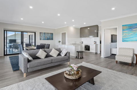 Sunset Horizon At Lady Bay - 8 Huntingdale Drive - Sydney 4u 3