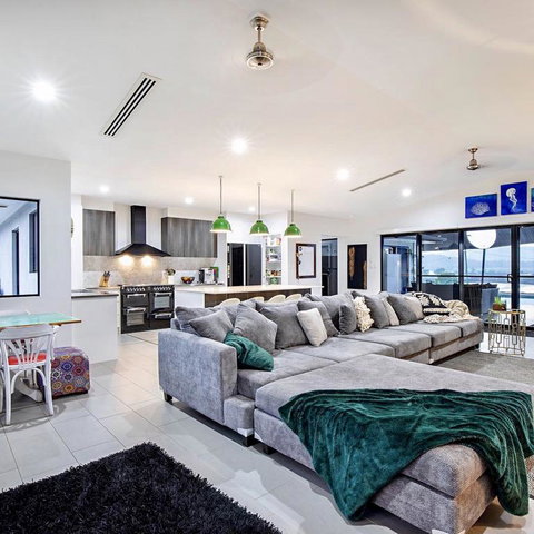 Sunset Penthouse Couples Retreat, Close To Airlie Beach, Champagne On Arrival - Sydney Resort 3