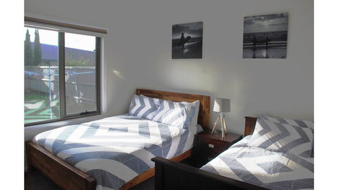 SURFSIDE LAKEVIEWS - FREE WIFI - Accommodation Sydney 2