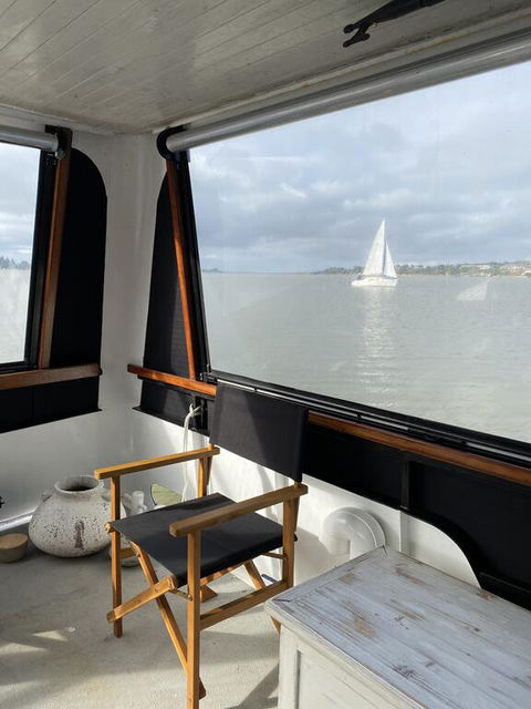 Swamp Fox Luxury 2BR Dutch Barge - Sydney 4u 3