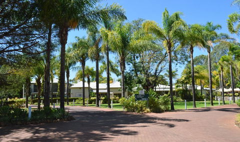 Swan Valley Oasis Resort - Sydney 4u 0