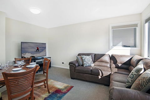 T-Bar On Twynam - Sydney 4u 2