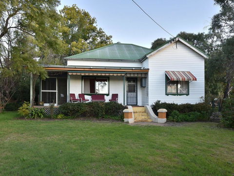 Tabitha Hill Cottage - Sydney 4u 1