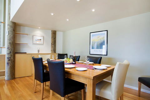 Tathra Beach House Holiday Apartments - Sydney 4u 2