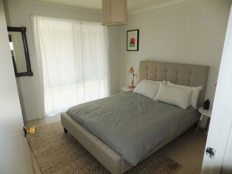 TERRIFIC ON TAMARA CRESCENT - Sydney 4u 1