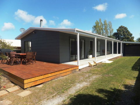 TERRIFIC ON TAMARA CRESCENT - Sydney 4u 0