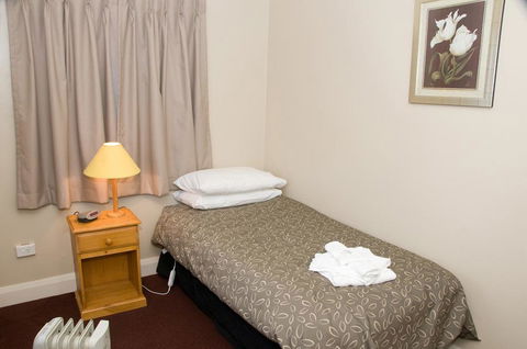 The Alpine Hotel - Sydney 4u 3
