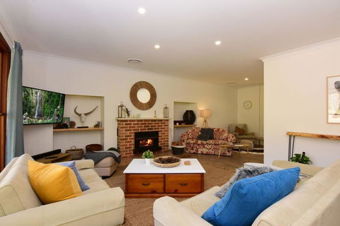 The Ambers - Comfortable Family Getaway! - Sydney 4u 3