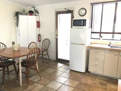 The Apartment - Moyston - Sydney 4u 2