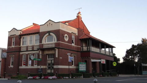 The Bank B&B West Wyalong - Sydney 4u 0