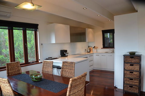 Yolla Beach House - Sydney 4u 5