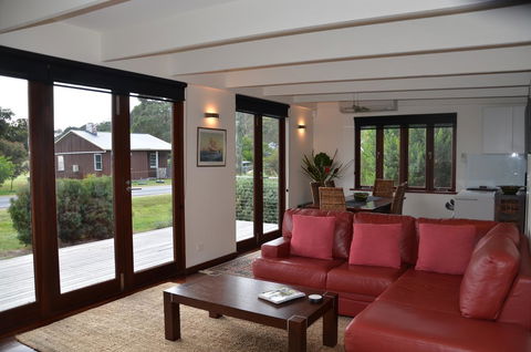 Yolla Beach House - Sydney 4u 9