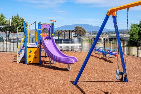 Aqua Beachfront! - Sydney 4u 3