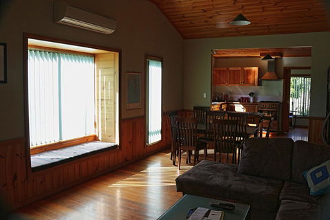 Hazards Beach House - Sydney 4u 6