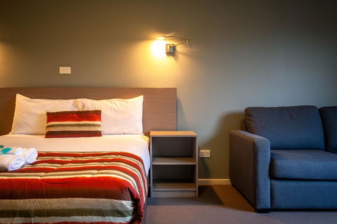 Kingston Hotel - Sydney 4u 8