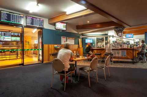 Kingston Hotel - Sydney 4u 18