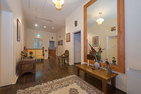 Edinburgh Gallery Bed & Breakfast - Accommodation Sydney 4