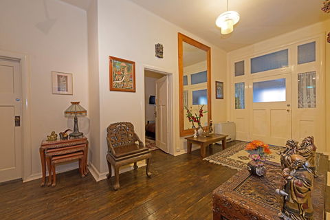 Edinburgh Gallery Bed & Breakfast - Accommodation Sydney 2