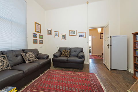 Edinburgh Gallery Bed & Breakfast - Accommodation Sydney 3