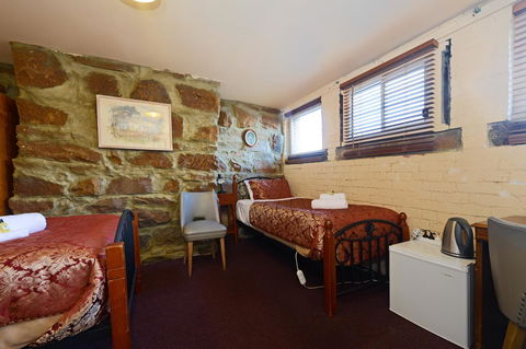 Edinburgh Gallery Bed & Breakfast - Accommodation Sydney 9