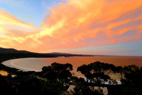 DOLPHIN LOOKOUT COTTAGE - Amazing Views Of The Bay Of Fires - Sydney 4u 0