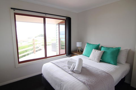 DOLPHIN LOOKOUT COTTAGE - Amazing Views Of The Bay Of Fires - Sydney 4u 8