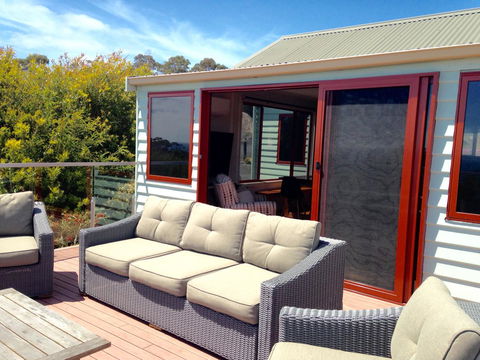 DOLPHIN LOOKOUT COTTAGE - Amazing Views Of The Bay Of Fires - Sydney 4u 4