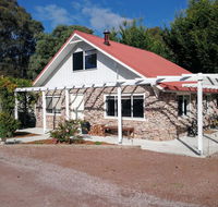 Hilltop Cottages - Sydney 4u