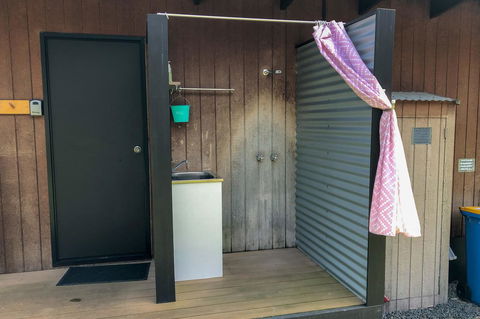 BAY OF FIRES ECO HUT Off Grid Experience At Binalong Bay - Sydney 4u 17