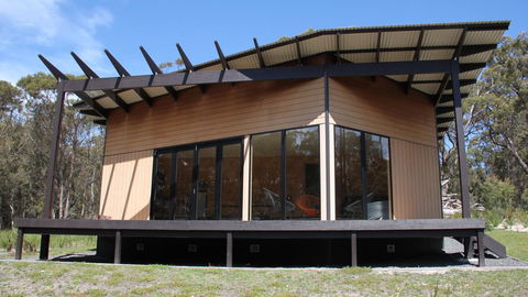 BAY OF FIRES ECO HUT Off Grid Experience At Binalong Bay - Sydney 4u 21