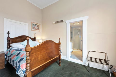 Empire Hotel Queenstown - Sydney 4u 1