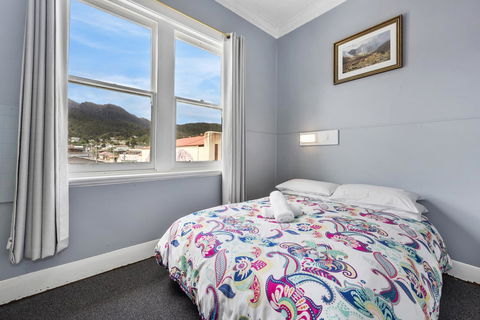 Empire Hotel Queenstown - Sydney 4u 7