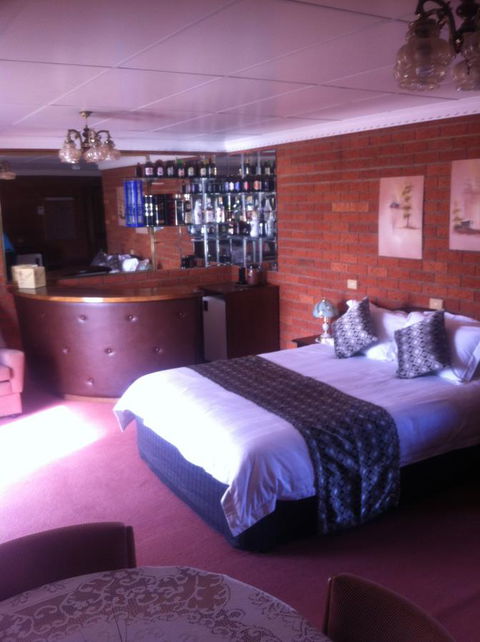 The Waterloo Hotel - Sydney 4u 15